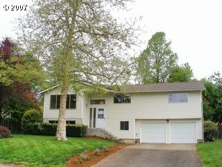 Property Photo:  414 Charman St  OR 97045 
