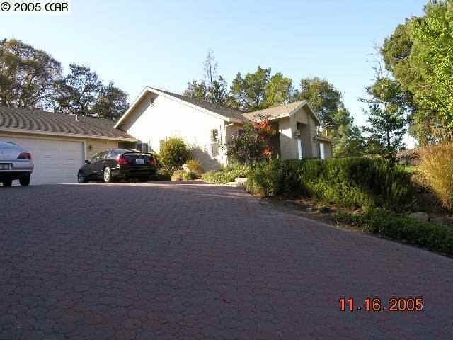 Property Photo:  227 Sierra Dr  CA 94596-4817 