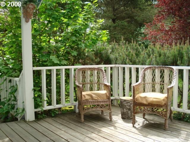 Property Photo:  750 B St  OR 97138 