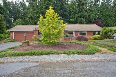 Property Photo:  11118 239th Place SW  WA 98020 