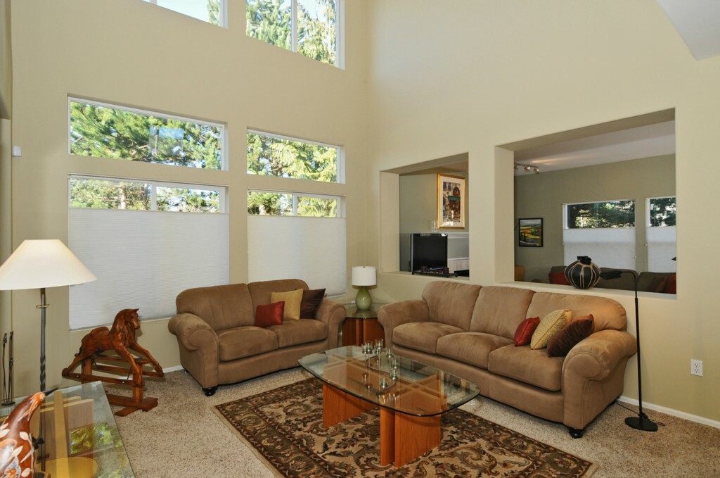 Property Photo:  25208 SE 43rd Wy  WA 98029 