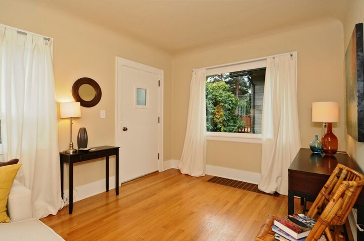 Property Photo:  3516 NE 88th St  WA 98115 