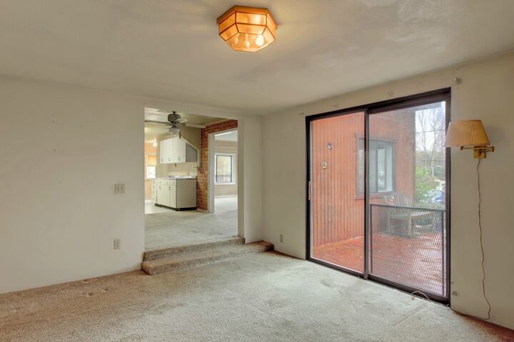 Property Photo:  620 7th Ave  WA 98033 