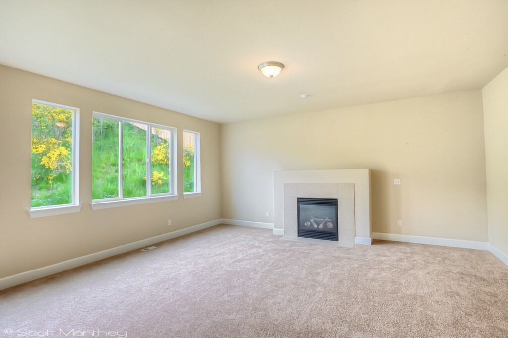 Property Photo:  17020 West Hil Dr E  WA 98391 