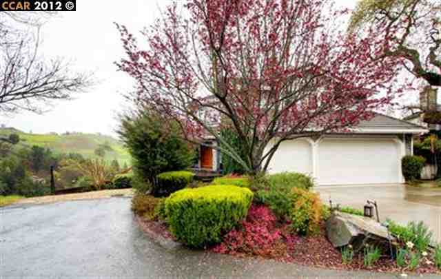 Property Photo:  916 Placer Ridge Rd  CA 94597-3911 