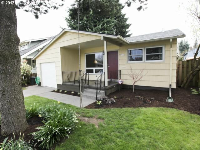 Property Photo: 7716 SE Yamhill St OR 97215