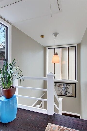 Property Photo:  917 18th Ave B  WA 98122 