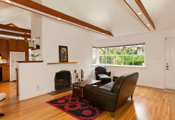 Property Photo: 4212 Meridian Ave N WA 98103