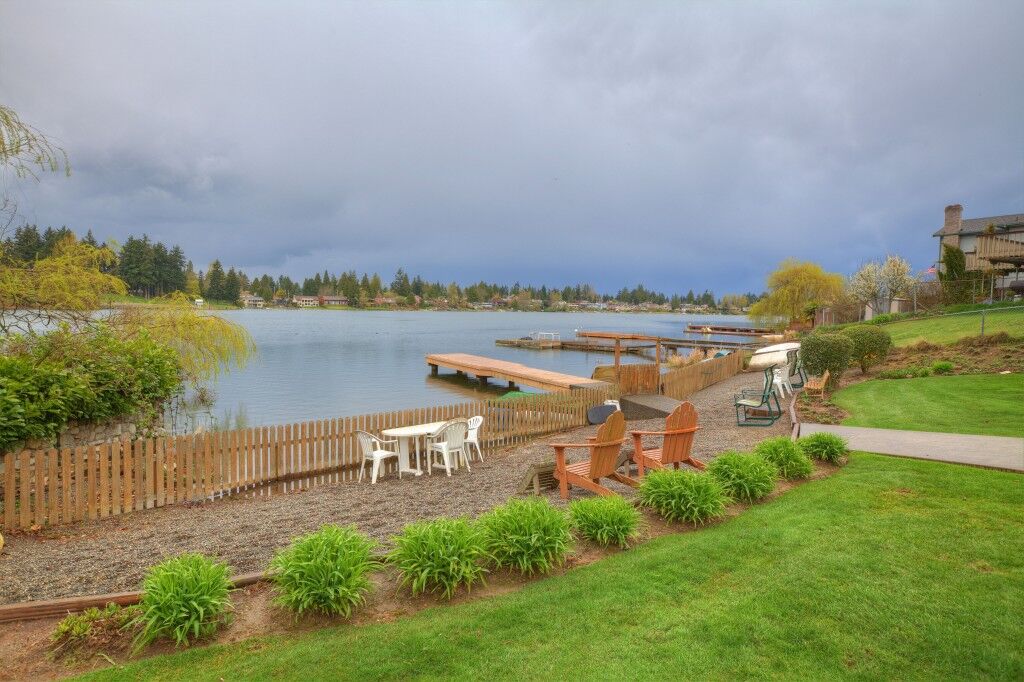 Property Photo: 19801 32nd Ave S 5 WA 98188