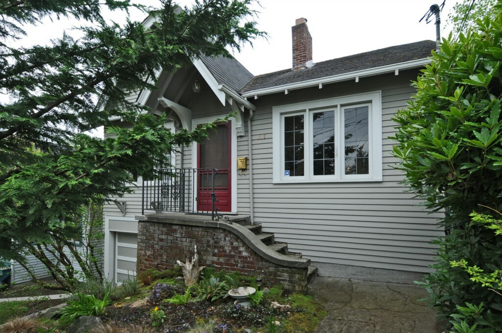 Property Photo:  517 N 70th St  WA 98103 