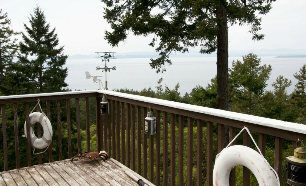 Property Photo:  381 Threewit Place  WA 98250 