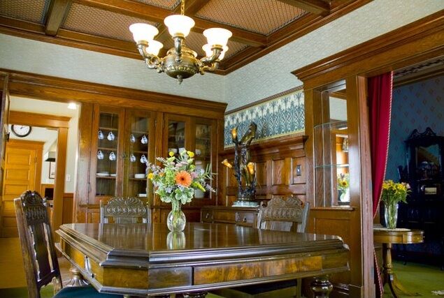 Property Photo:  427 N Garden St  WA 98225 