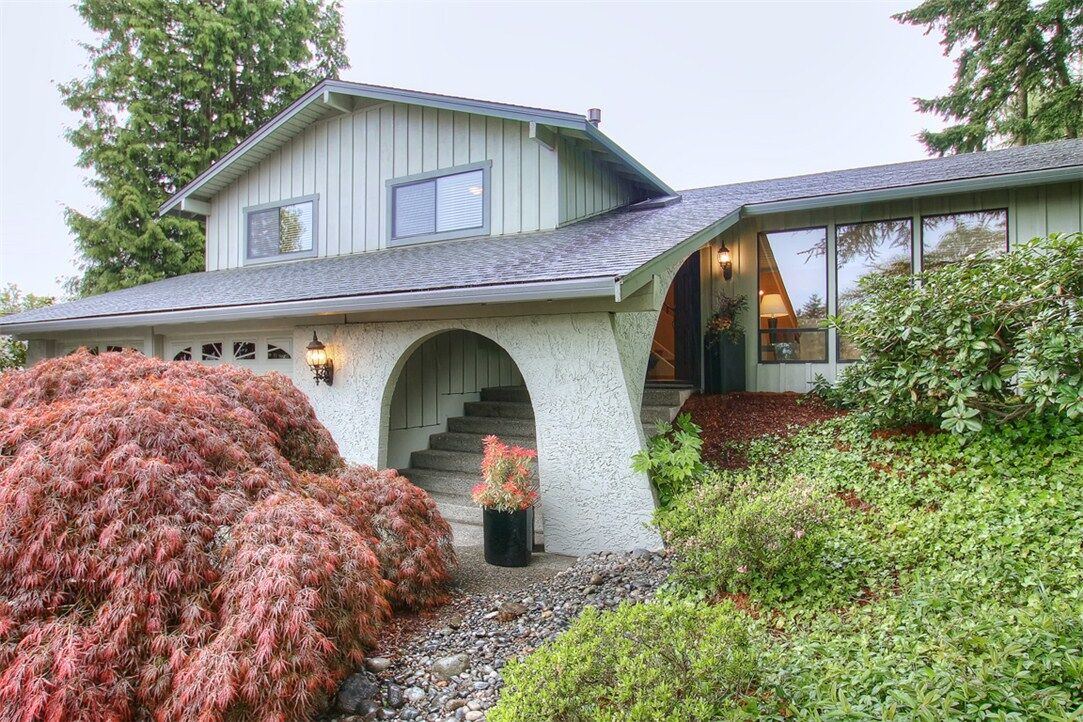 Property Photo: 13800 SE 21st Street WA 98005