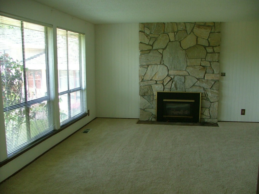 Property Photo:  1804 Kennewick Cir SE  WA 98055 