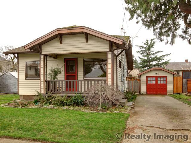 Property Photo:  3944 SE Boise St  OR 97202 