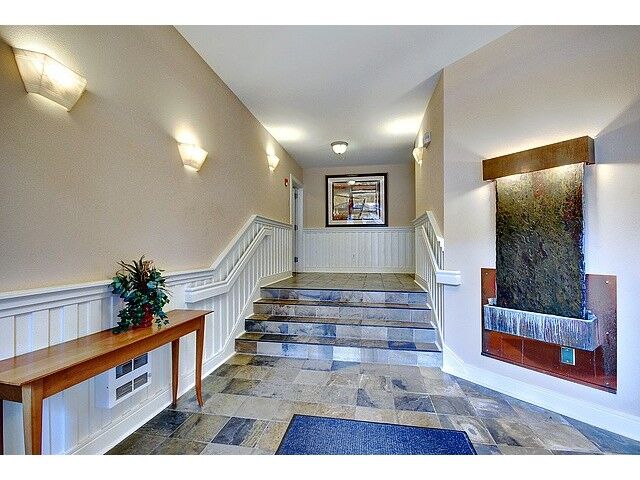 Property Photo:  18 Dravus St 408  WA 98109 