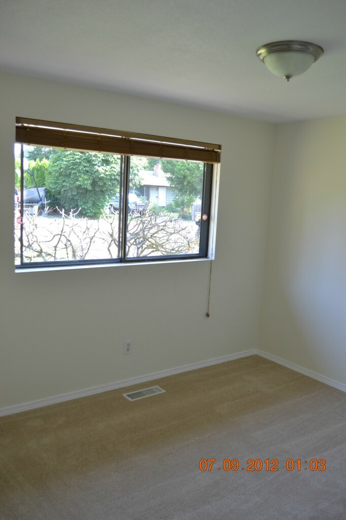 Property Photo:  520 107th Place SW  WA 98204 