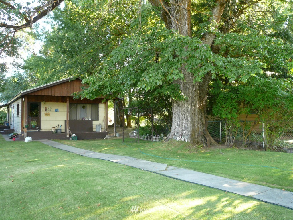 Property Photo:  5572 Wescott  Drive  WA 98815 