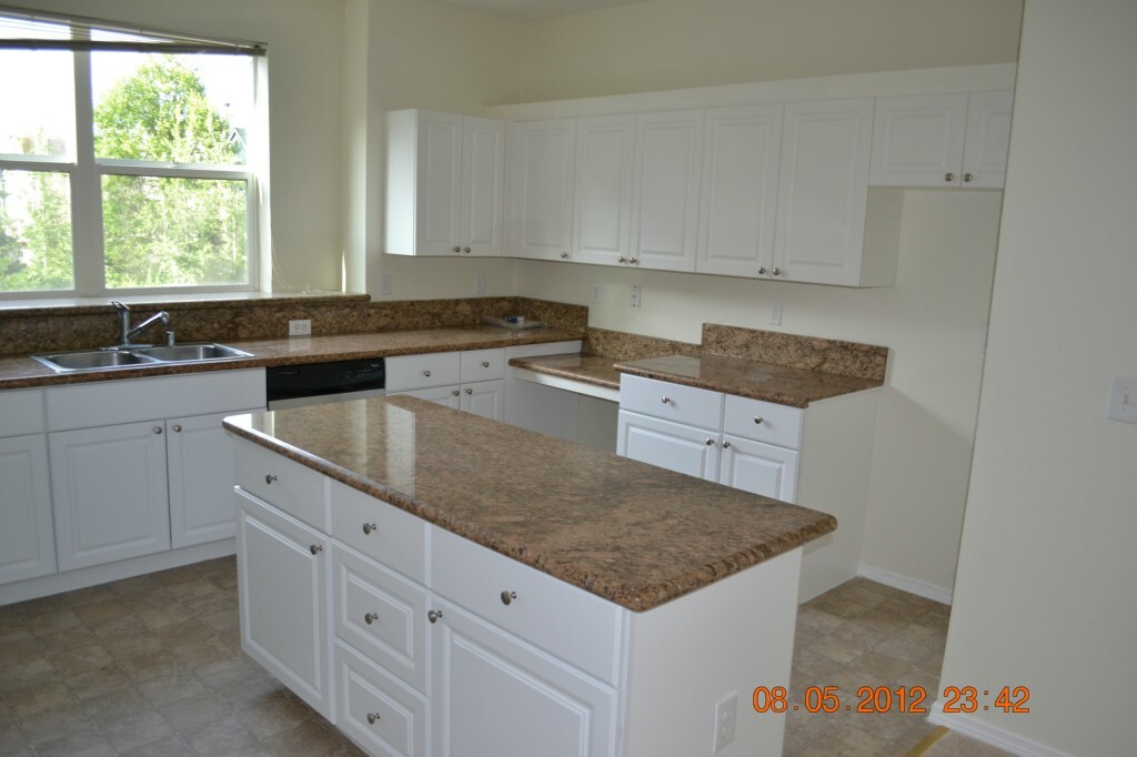 Property Photo: 3116 164th St SW 601 WA 98087