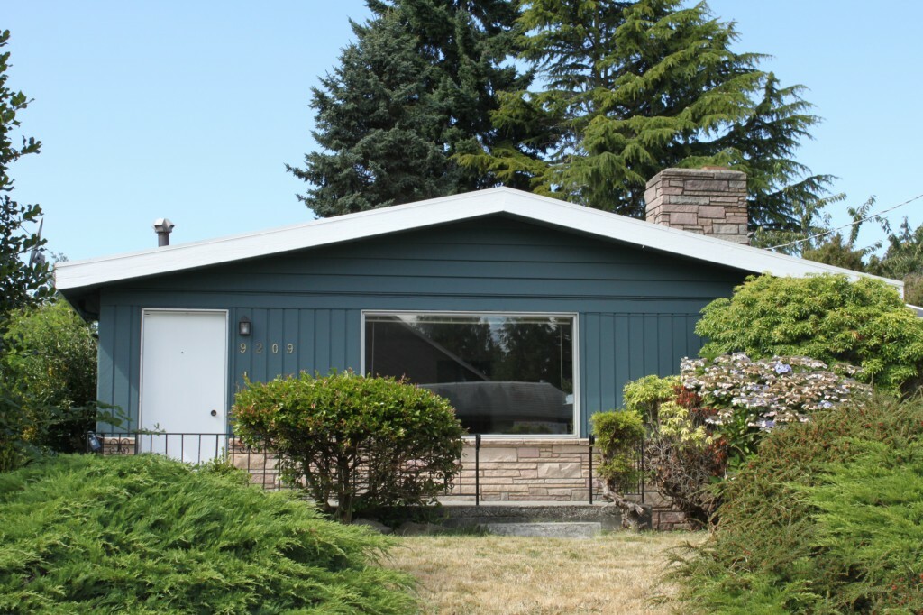 Property Photo:  9209 11 Ave NW  WA 98117 