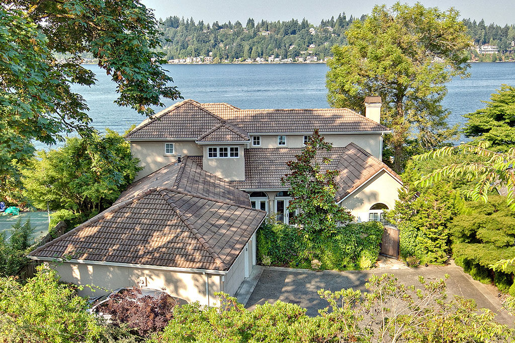 Property Photo:  1717 E Lake Sammamish Pkwy NE  WA 98074 