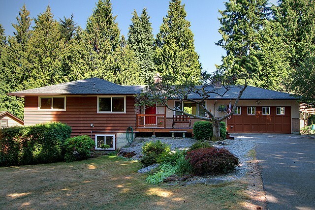 Property Photo:  14818 Ashworth Ave N  WA 98133 