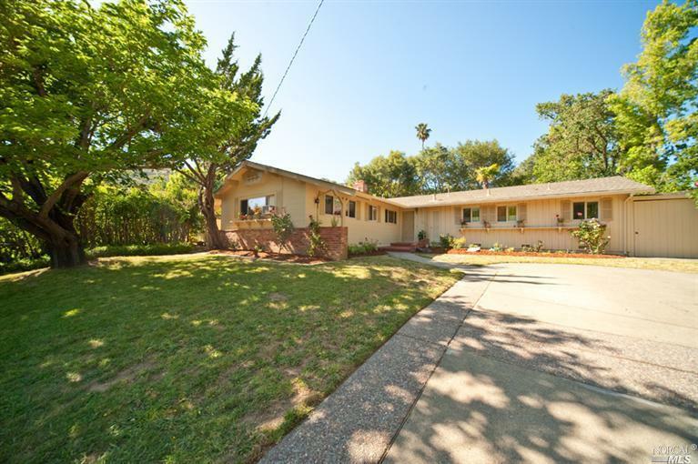 Property Photo:  400 Pinewood Drive  CA 94903 