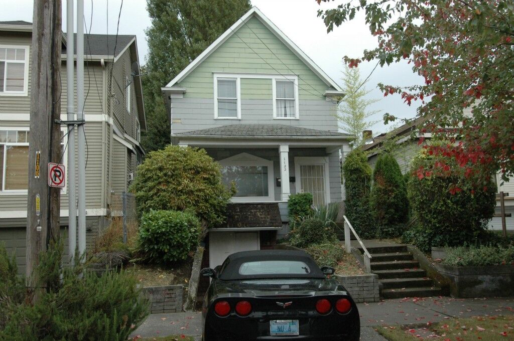 Property Photo:  1122 24th Ave  WA 98122 
