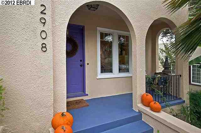 Property Photo:  2908 Kingsland Ave  CA 94619 