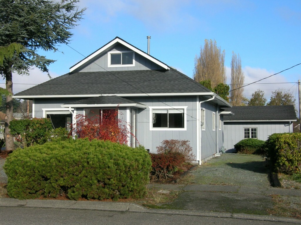 Property Photo:  1120 17th St  WA 98221 