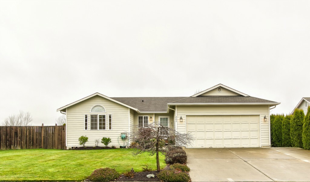 Property Photo: 227 S 27th St WA 98274