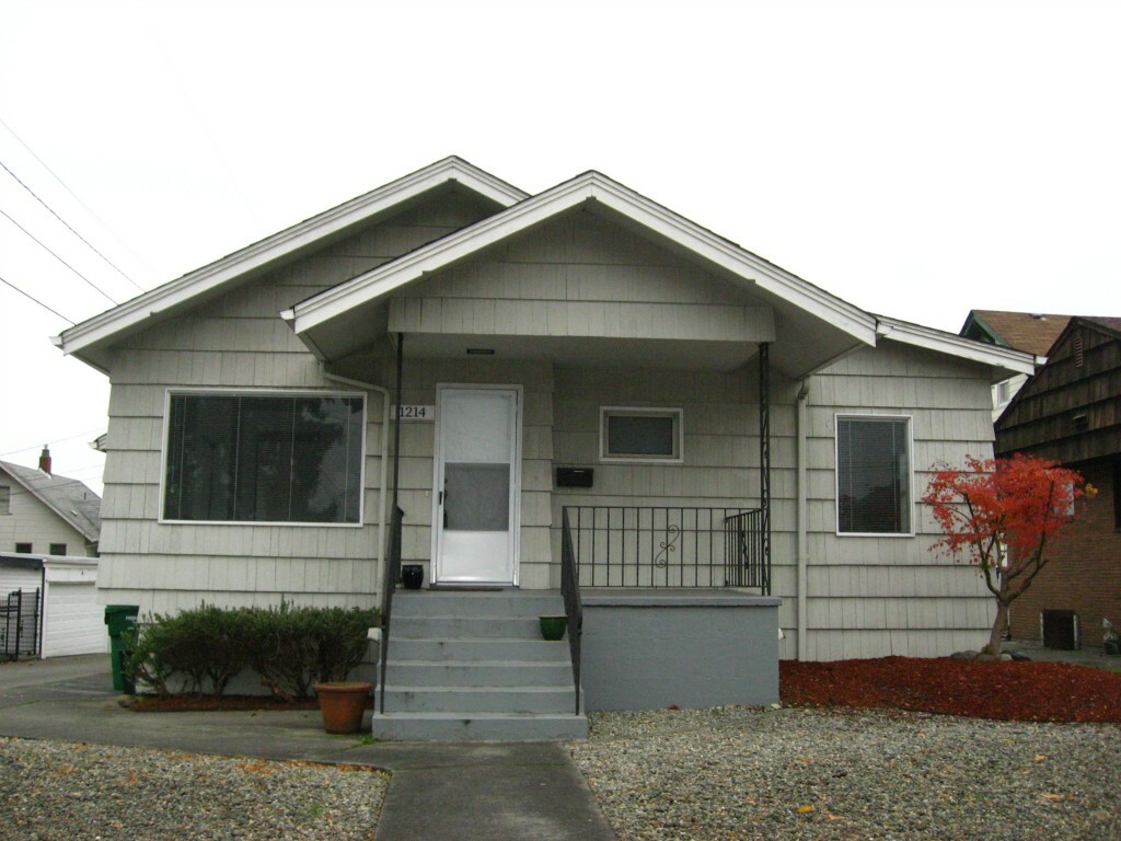 Property Photo:  1214 S McClellan St  WA 98144 