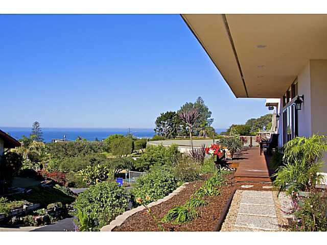 Property Photo: 441 E Cliff Street CA 92075