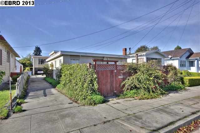 Property Photo:  2134 Curtis St  CA 94702-1816 