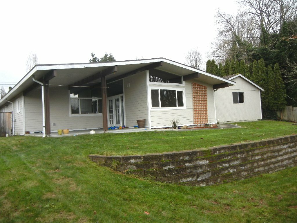 Property Photo: 2022 Grandview Dr W WA 98466