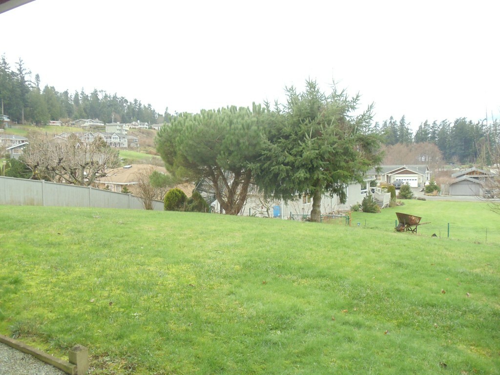 Property Photo: 710 Flintstone Dr WA 98282