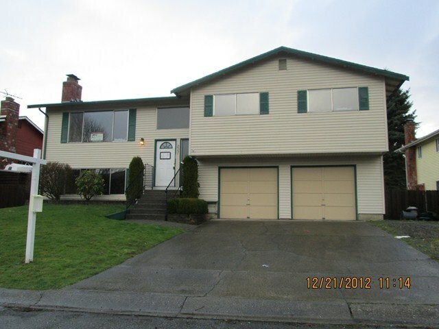 Property Photo:  227 214th St SW  WA 98021 