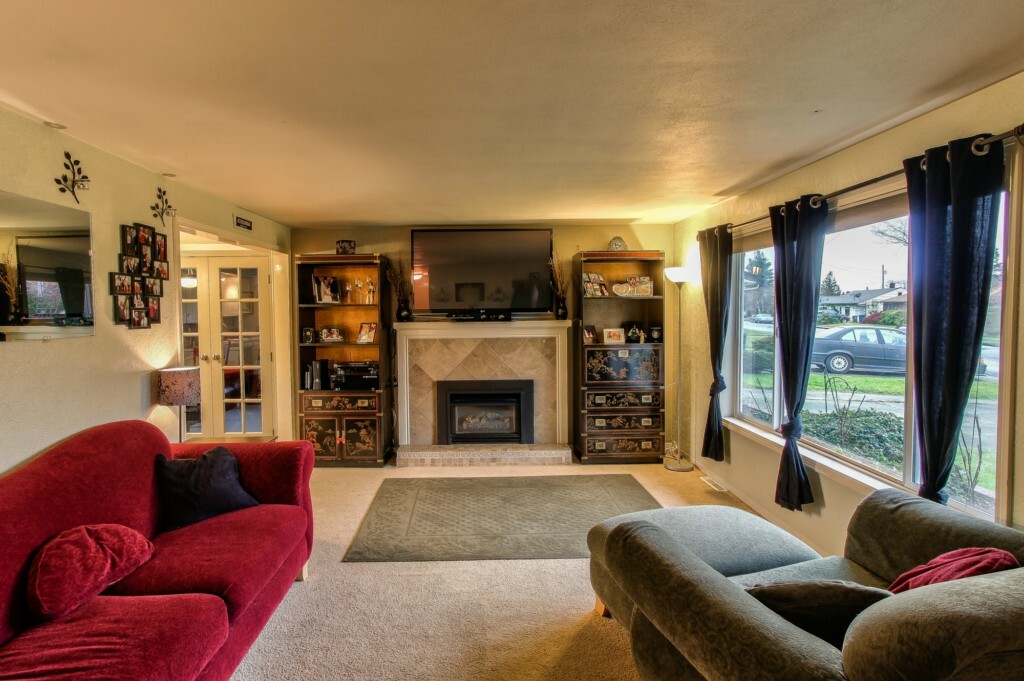 Property Photo: 1218 Shirley Place WA 98274
