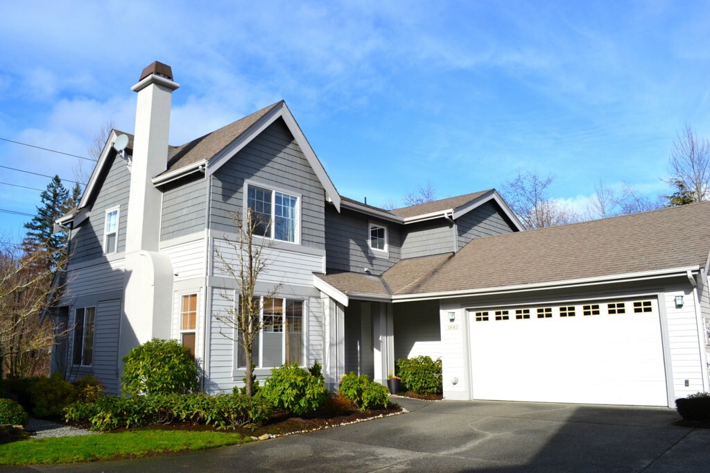 Property Photo:  1983 14th Ct NE  WA 98029 
