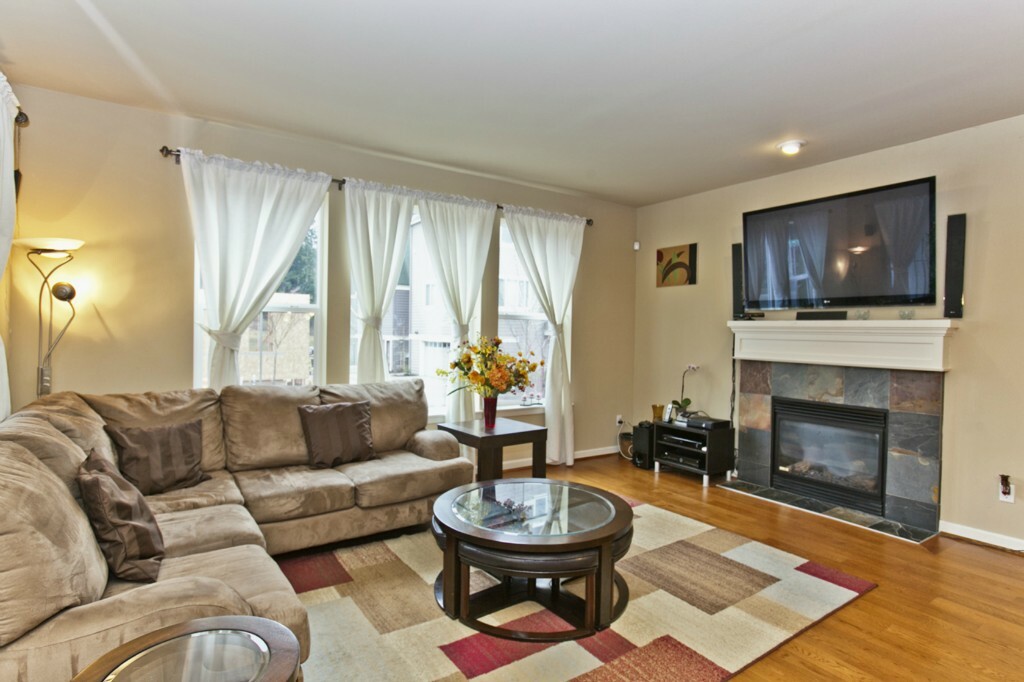 Property Photo:  398 NE Denny Wy  WA 98029 