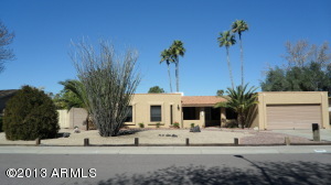 Property Photo:  2902 E Laurel Lane  AZ 85028 