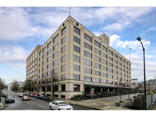 Property Photo:  1400 NW Irving St 709  OR 97209 