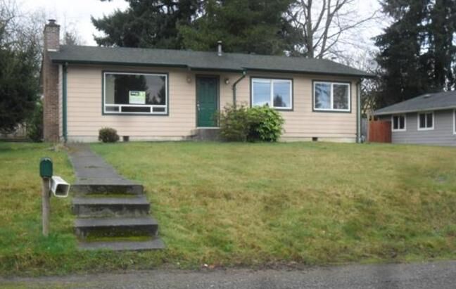 Property Photo: 1324 West Avenue WA 98366