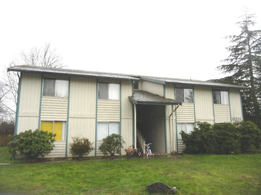 Property Photo: 15902 52nd St E WA 98390