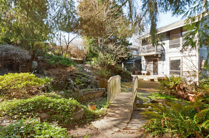 Property Photo: 3621 W Commodore Wy WA 98199