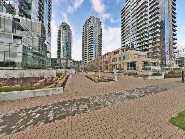 Property Photo: 3570 SW River Pkwy 1005 OR 97239
