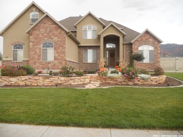 Property Photo:  