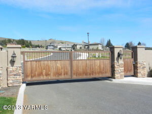 Property Photo: 210 N 93rd Ave Lot #11 WA 98908