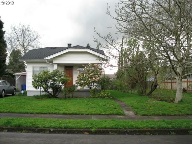 Property Photo:  5205 SE 49th Ave  OR 97206 