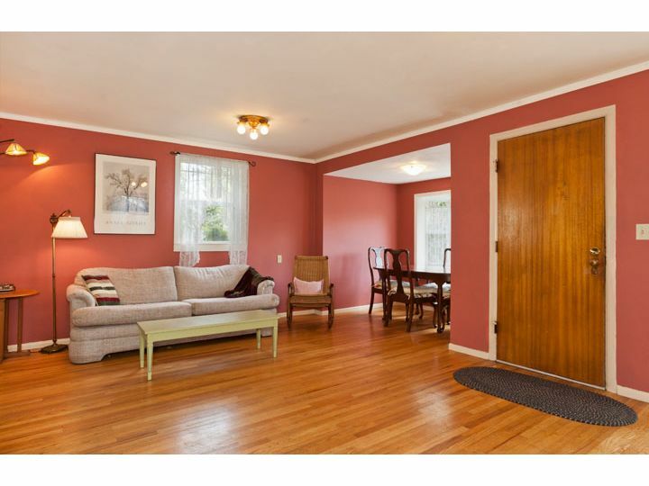 Property Photo: 1912 N 47th St WA 98103